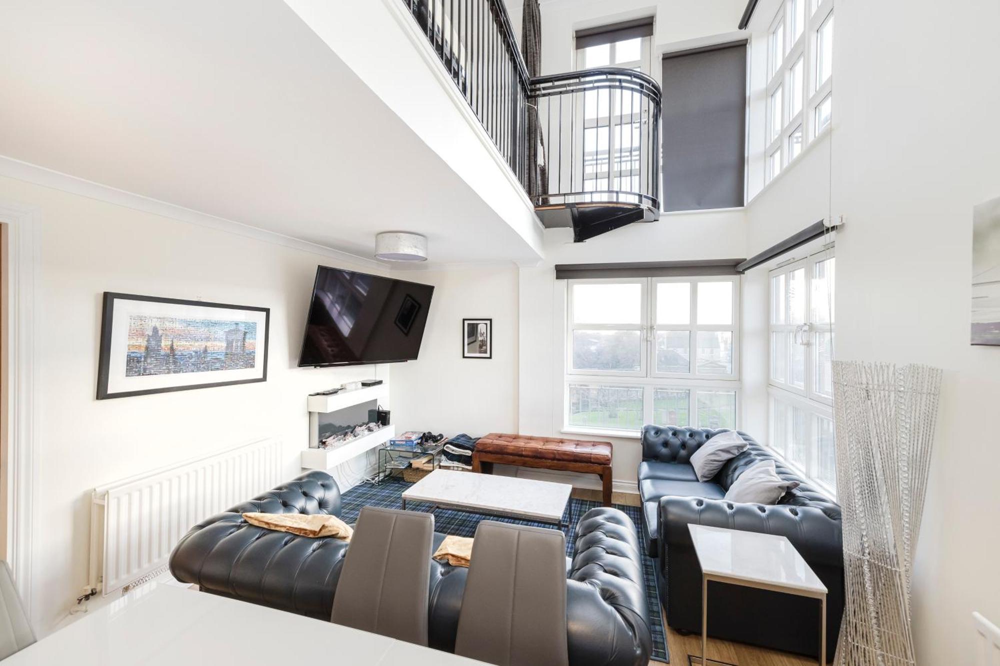 Joivy Stylish Apartment With Balcony In Old Town Edinburgh Exterior photo