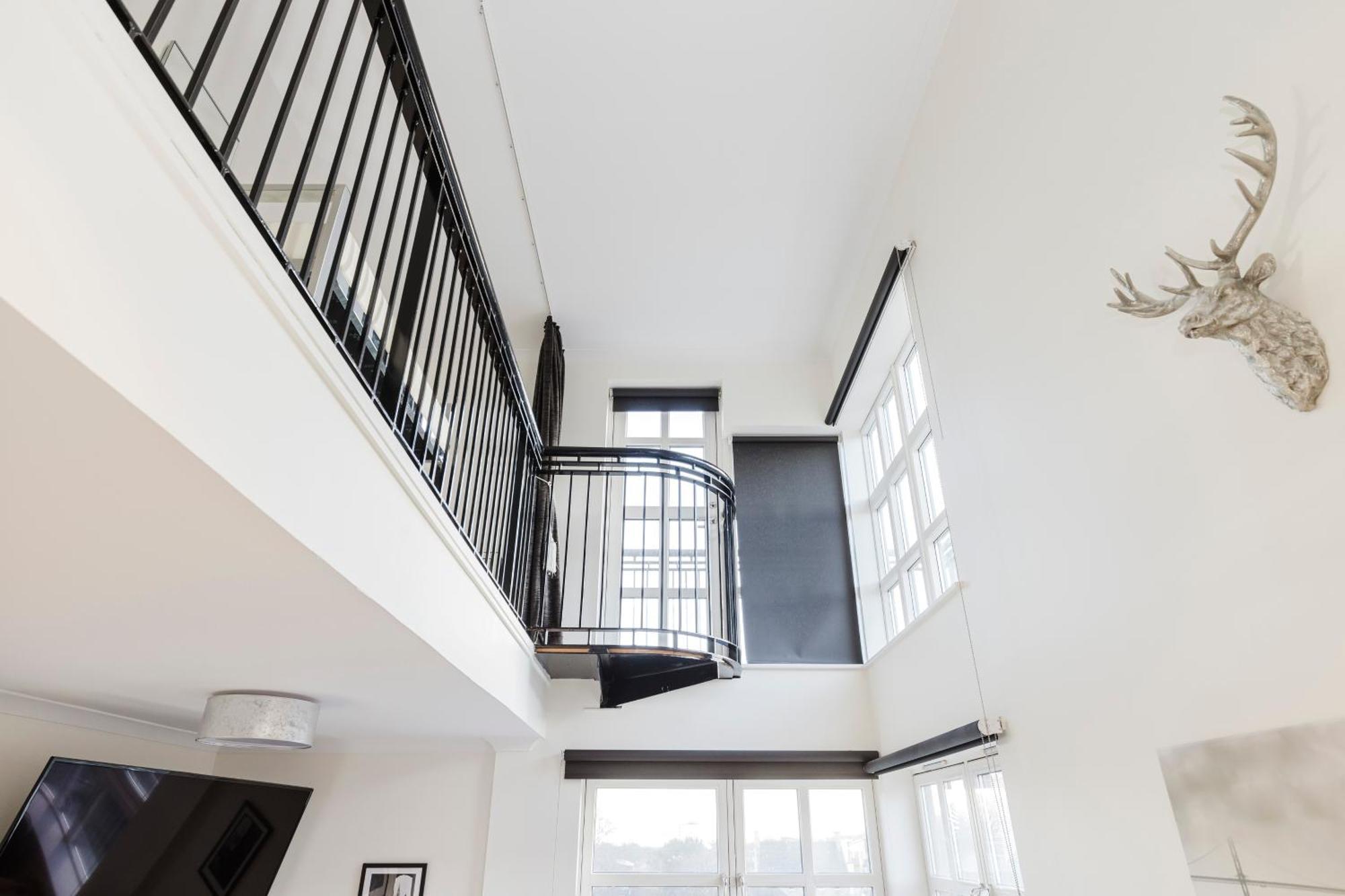 Joivy Stylish Apartment With Balcony In Old Town Edinburgh Exterior photo