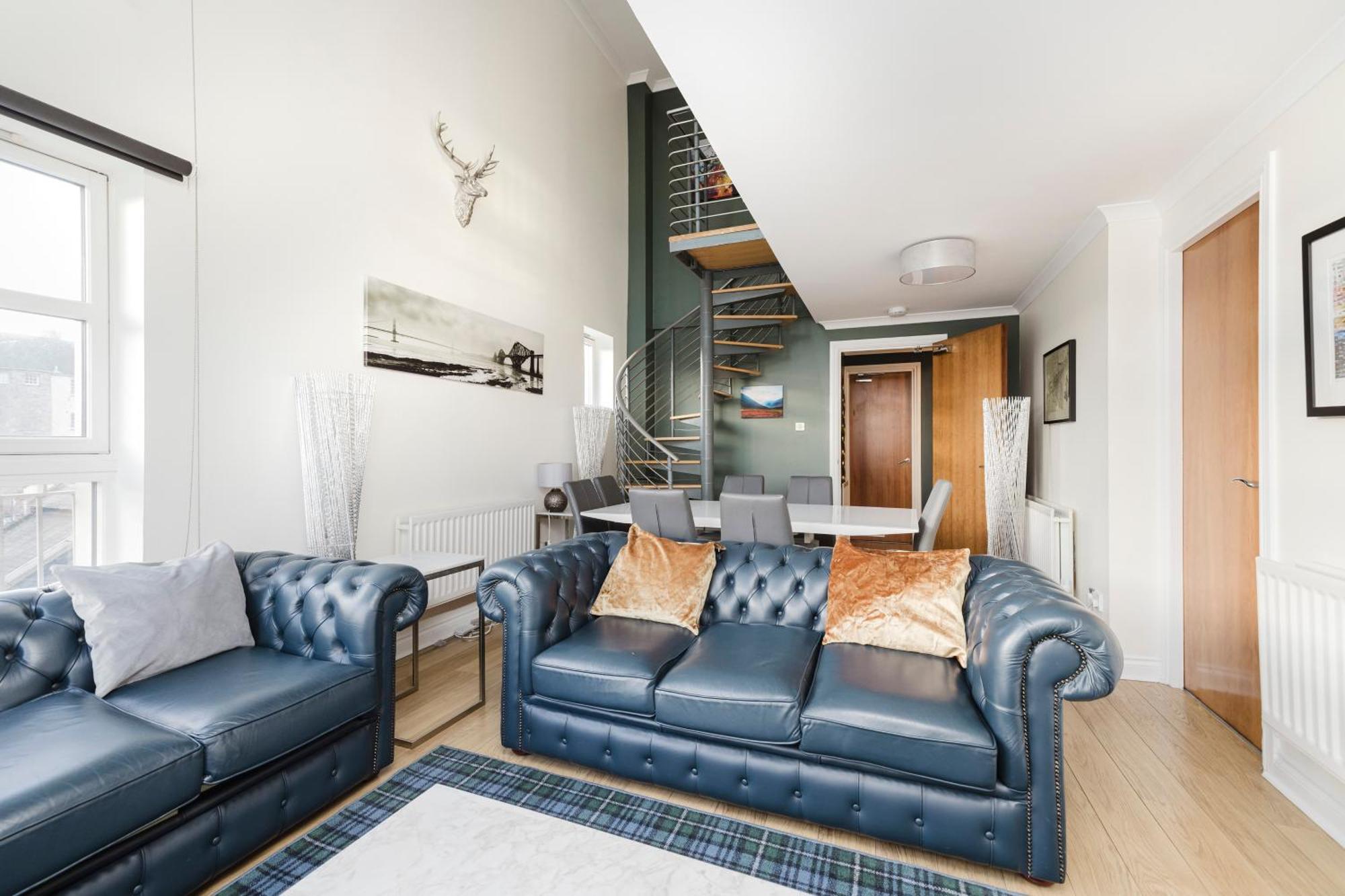 Joivy Stylish Apartment With Balcony In Old Town Edinburgh Exterior photo